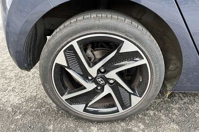 Hyundai i10 1.0 Premium Hatchback 5dr Petrol Auto Euro 6 (s/s) (67 ps)