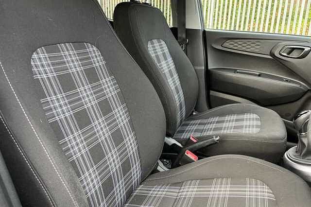 Hyundai i10 1.0 Premium Hatchback 5dr Petrol Auto Euro 6 (s/s) (67 ps)