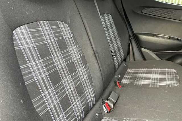 Hyundai i10 1.0 Premium Hatchback 5dr Petrol Auto Euro 6 (s/s) (67 ps)