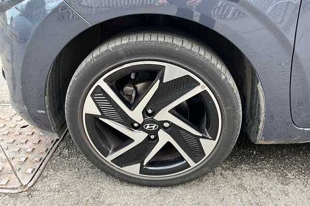 Hyundai i10 1.0 Premium Hatchback 5dr Petrol Auto Euro 6 (s/s) (67 ps)