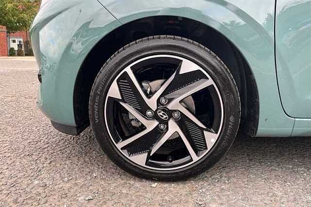 Hyundai i10 1.2 Premium Hatchback 5dr Petrol Auto Euro 6 (s/s) (79 ps)