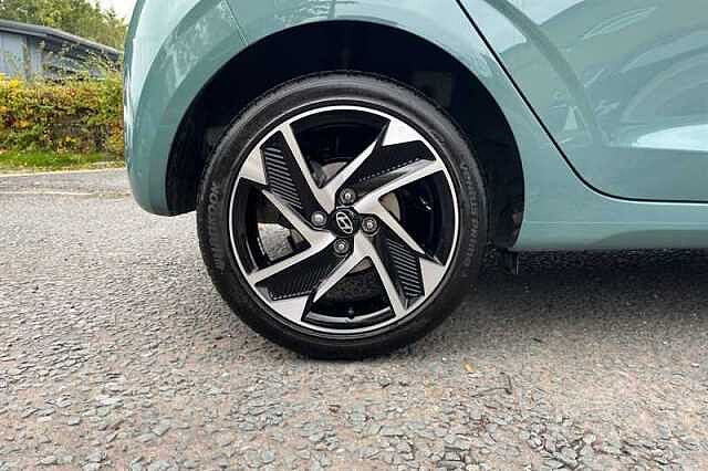 Hyundai i10 1.2 Premium Hatchback 5dr Petrol Auto Euro 6 (s/s) (79 ps)