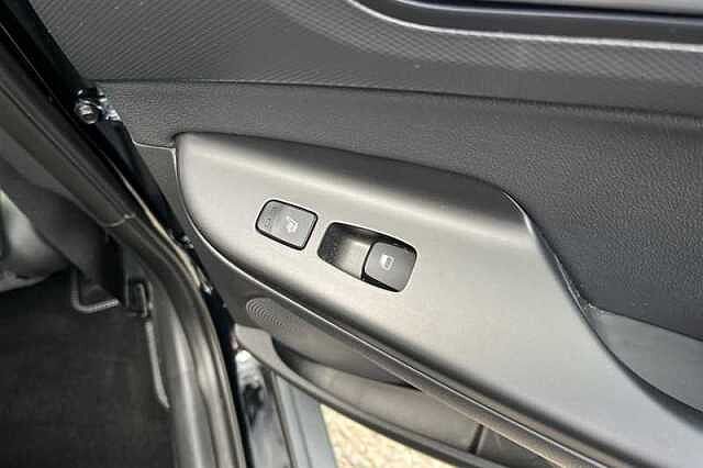 Hyundai KONA 1.6 h-GDi Ultimate SUV 5dr Petrol Hybrid DCT Euro 6 (s/s) (141 ps)