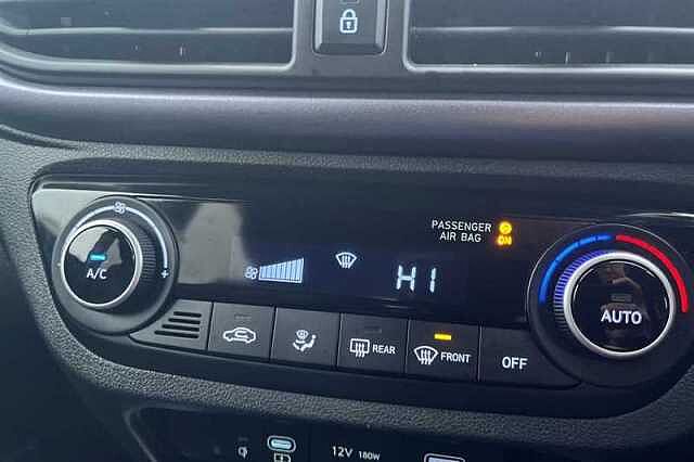 Hyundai i10 1.0 Premium Hatchback 5dr Petrol Auto Euro 6 (s/s) (63 ps)