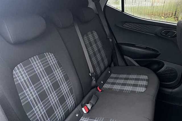 Hyundai i10 1.0 Premium Hatchback 5dr Petrol Auto Euro 6 (s/s) (63 ps)