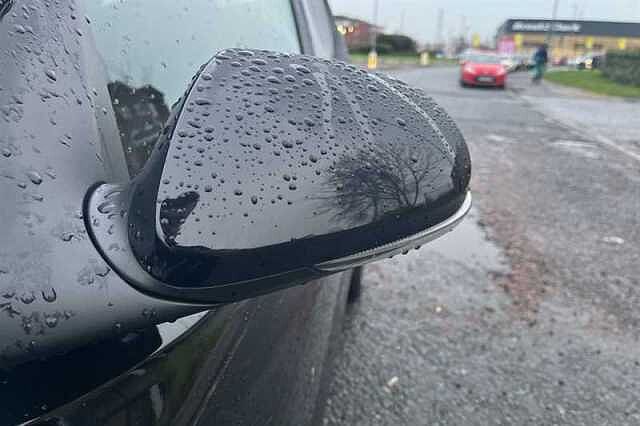 Hyundai i10 1.0 Premium Hatchback 5dr Petrol Auto Euro 6 (s/s) (63 ps)