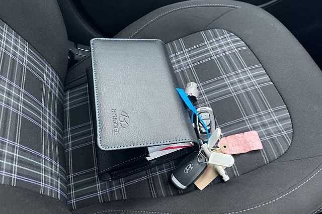 Hyundai i10 1.0 Premium Hatchback 5dr Petrol Auto Euro 6 (s/s) (63 ps)