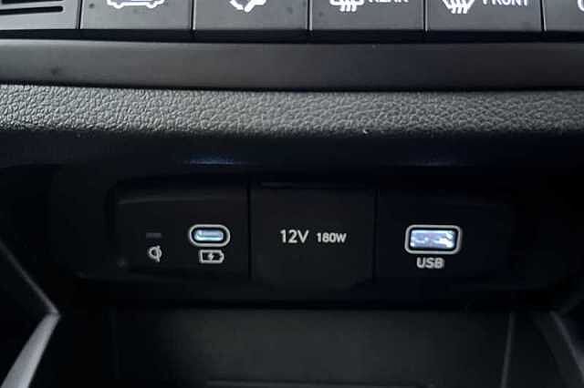 Hyundai i10 1.0 Premium Hatchback 5dr Petrol Auto Euro 6 (s/s) (63 ps)