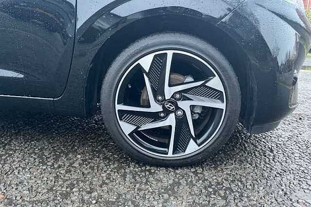 Hyundai i10 1.0 Premium Hatchback 5dr Petrol Auto Euro 6 (s/s) (63 ps)