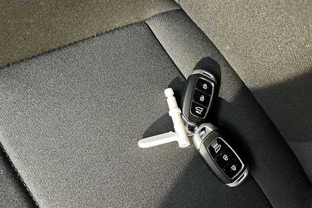 Hyundai i10 1.0 Advance Hatchback 5dr Petrol Auto Euro 6 (s/s) (63 ps)