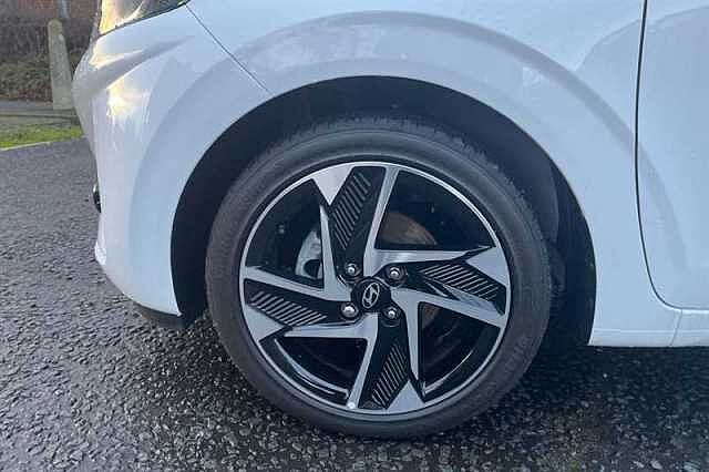 Hyundai i10 1.2 Premium Hatchback 5dr Petrol Auto Euro 6 (s/s) (79 ps)