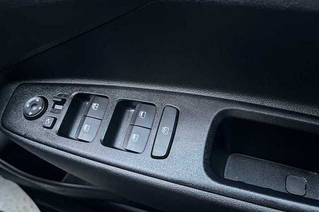 Hyundai i10 1.2 Premium Hatchback 5dr Petrol Auto Euro 6 (s/s) (79 ps)