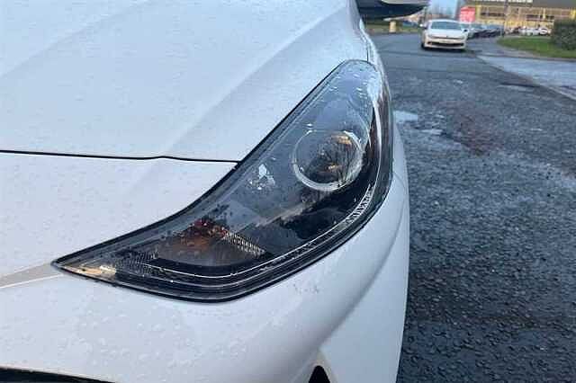 Hyundai i10 1.2 Premium Hatchback 5dr Petrol Auto Euro 6 (s/s) (79 ps)