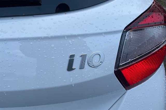 Hyundai i10 1.2 Premium Hatchback 5dr Petrol Auto Euro 6 (s/s) (79 ps)