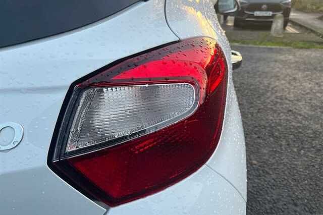 Hyundai i10 1.2 Premium Hatchback 5dr Petrol Auto Euro 6 (s/s) (79 ps)