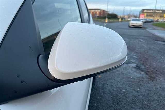 Hyundai i10 1.2 Premium Hatchback 5dr Petrol Auto Euro 6 (s/s) (79 ps)