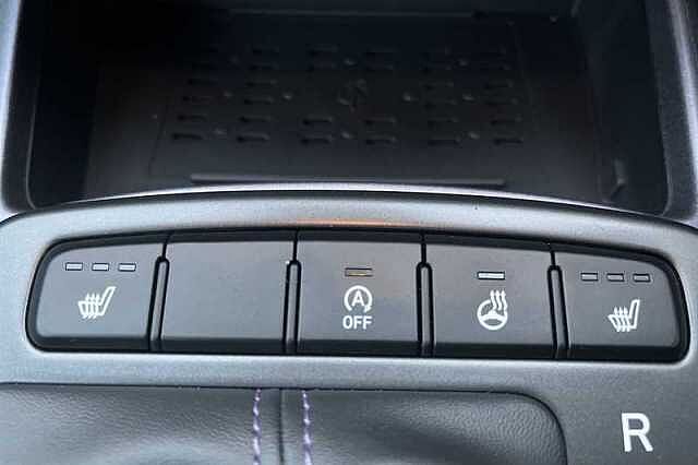 Hyundai i10 1.2 Premium Hatchback 5dr Petrol Auto Euro 6 (s/s) (79 ps)