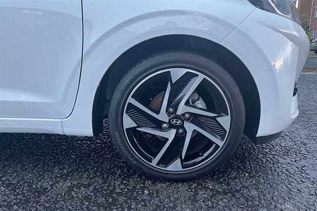 Hyundai i10 1.2 Premium Hatchback 5dr Petrol Auto Euro 6 (s/s) (79 ps)