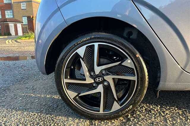 Hyundai i10 1.2 Premium Hatchback 5dr Petrol Auto Euro 6 (s/s) (79 ps)