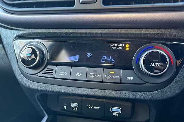 Hyundai i10 1.2 Premium Hatchback 5dr Petrol Auto Euro 6 (s/s) (79 ps)