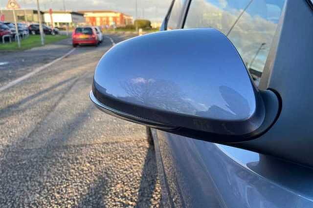 Hyundai i10 1.2 Premium Hatchback 5dr Petrol Auto Euro 6 (s/s) (79 ps)