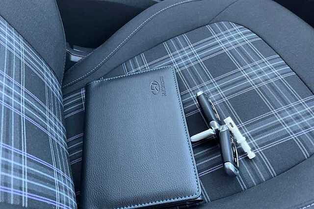 Hyundai i10 1.2 Premium Hatchback 5dr Petrol Auto Euro 6 (s/s) (79 ps)