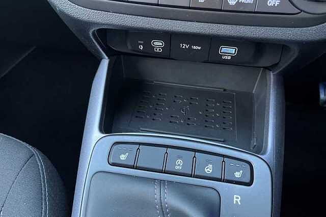 Hyundai i10 1.2 Premium Hatchback 5dr Petrol Auto Euro 6 (s/s) (79 ps)