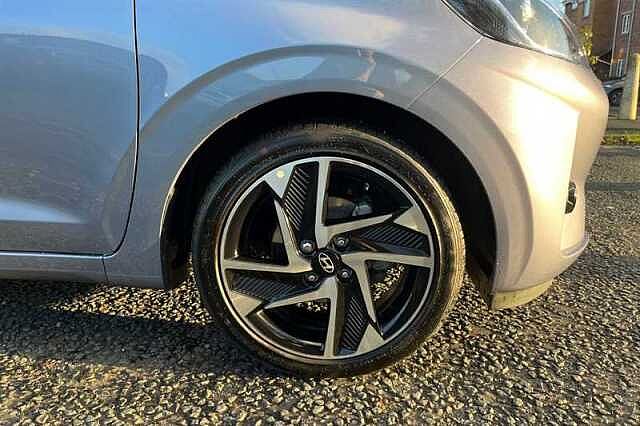 Hyundai i10 1.2 Premium Hatchback 5dr Petrol Auto Euro 6 (s/s) (79 ps)