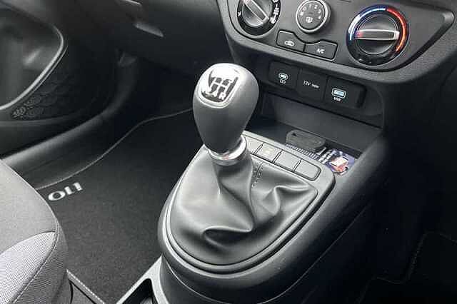 Hyundai I10 I10 1.0 [63] Advance 5dr [Nav] Hatchback Green