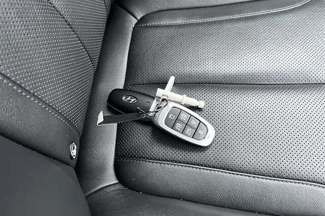 Hyundai SANTA FE 2.2 CRDi Ultimate SUV 5dr Diesel DCT 4WD Euro 6 (s/s) (193 ps)