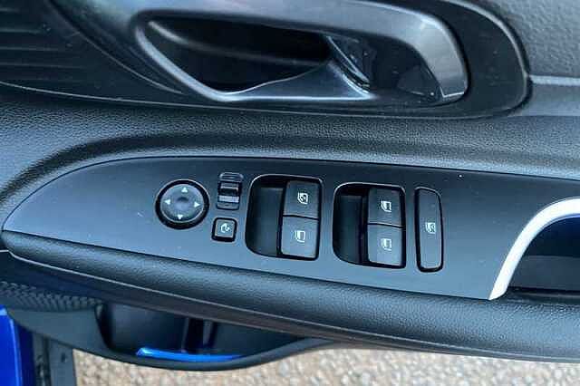 Hyundai BAYON 1.0 T-GDi MHEV Premium SUV 5dr Petrol Hybrid DCT Euro 6 (s/s) (120 ps)