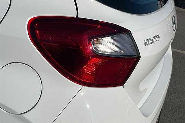 Hyundai I10 1.0 Advance Hatchback 5dr Petrol Manual Euro 6 (s/s) (63 ps) White