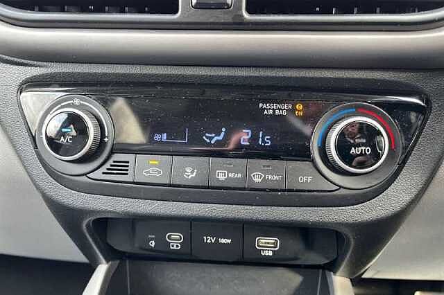 Hyundai i10 1.2 Premium Hatchback 5dr Petrol Auto Euro 6 (s/s) (79 ps)