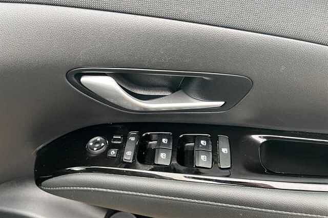 Hyundai TUCSON 1.6 h T-GDi 13.8kWh Premium SUV 5dr Petrol Plug-in Hybrid Auto 4WD Euro 6 (s/s)