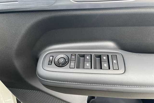 Hyundai SANTA FE 1.6 T-GDi 13.8kWh Premium SUV 5dr Petrol Plug-in Hybrid Auto 4WD Euro 6 (s/s) (7 Green