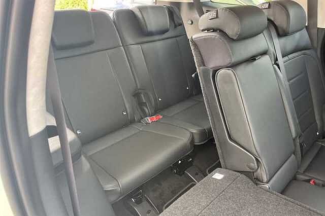 Hyundai SANTA FE 1.6 T-GDi 13.8kWh Premium SUV 5dr Petrol Plug-in Hybrid Auto 4WD Euro 6 (s/s) (7 Green