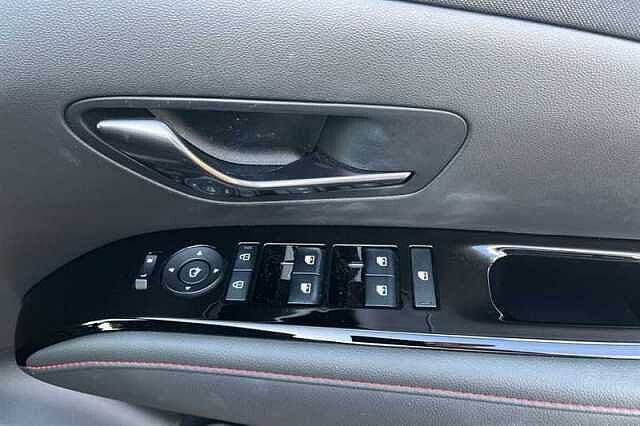 Hyundai TUCSON 1.6 T-GDi N Line S SUV 5dr Petrol Hybrid Auto Euro 6 (s/s) (215 ps) Black